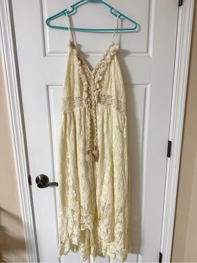 Boho Lace Spaghetti-Strap Maxi Dress in Pale Yellow